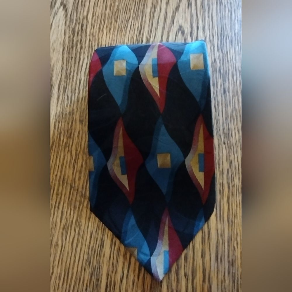 Albert Nipon Studios silk tie